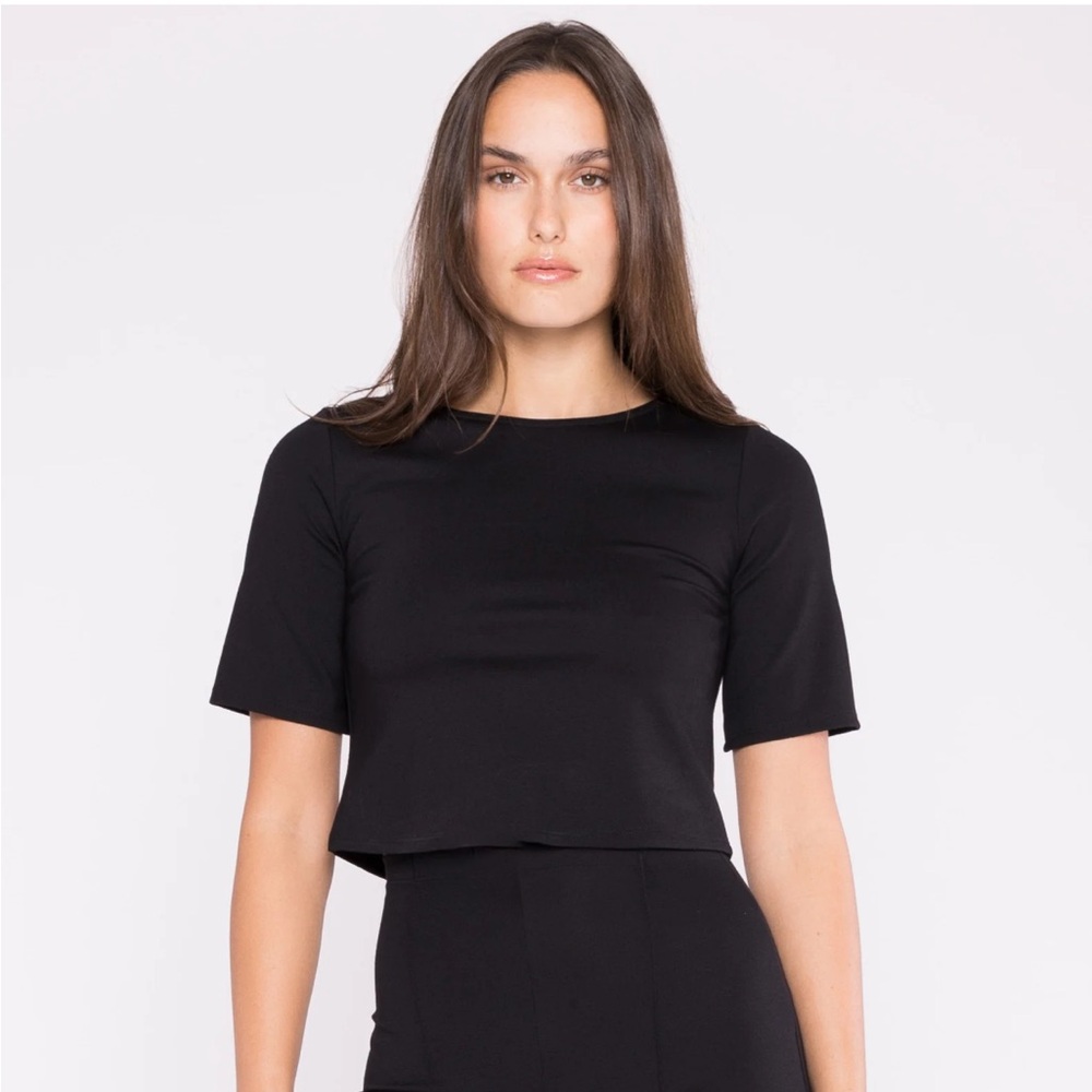 Chic Black Women's Crop Top